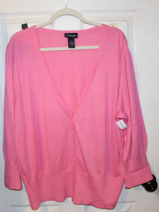 Lane Bryant Sweaters - NWT Lane Bryant pink, slight puff sleeve, cardigan, 26/28